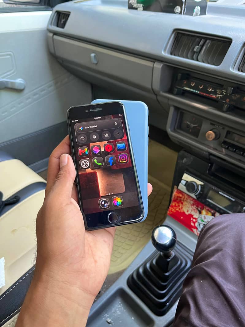 Apple iPhone SE 3