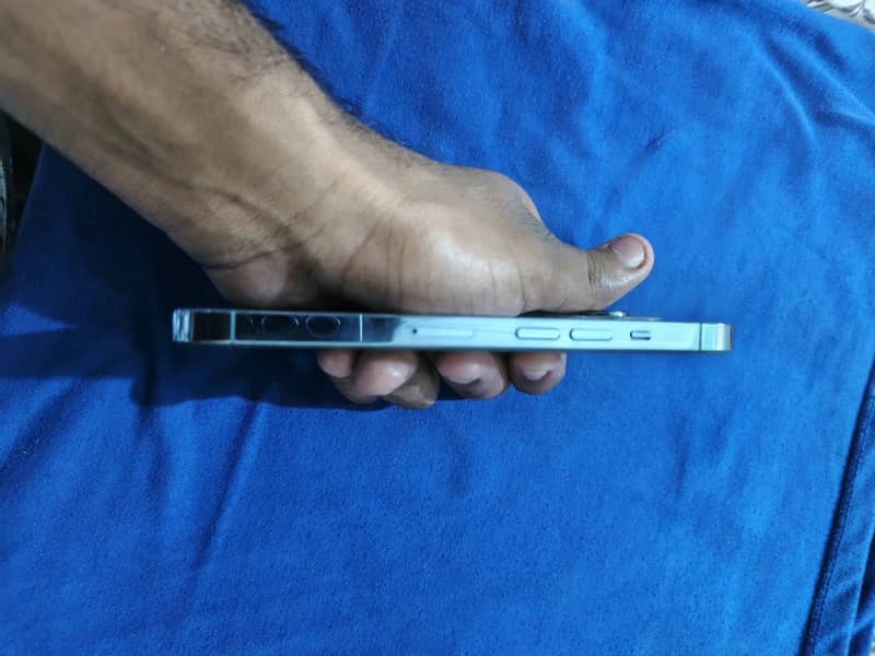 Apple iPhone 13 Pro 1