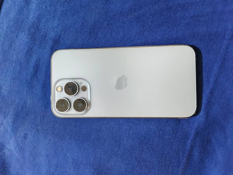 Apple iPhone 13 Pro 2