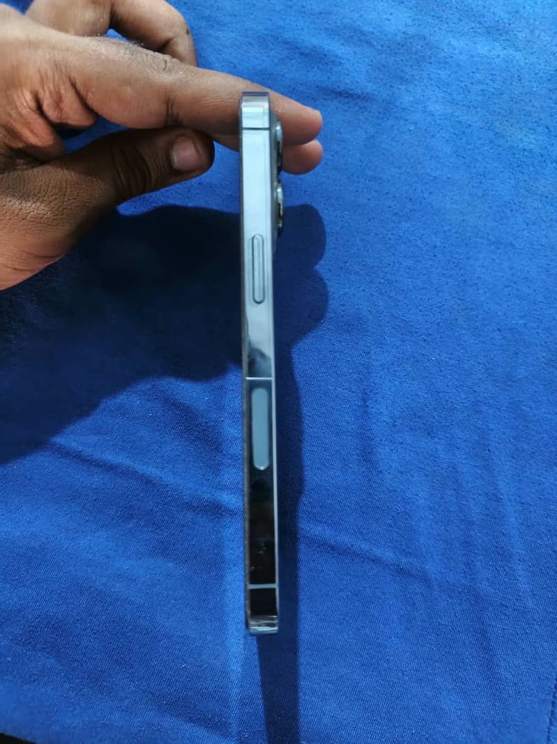 Apple iPhone 13 Pro 3