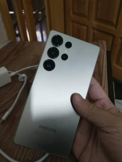 Samsung Mobile S25 Ultra 10/10