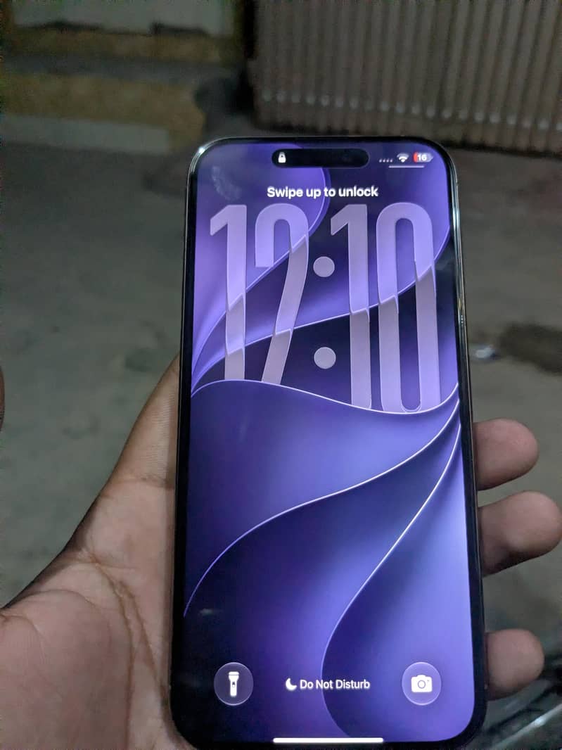 Apple iPhone 16 Pro Max 2