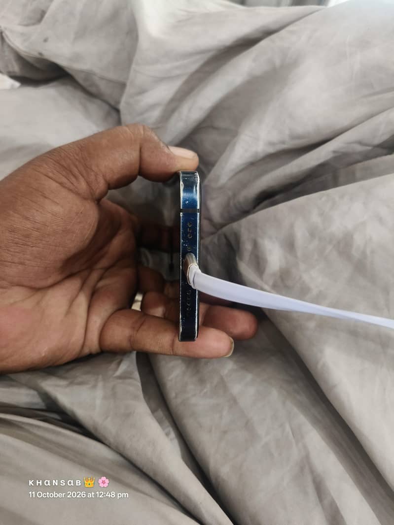 Apple iPhone 12 3