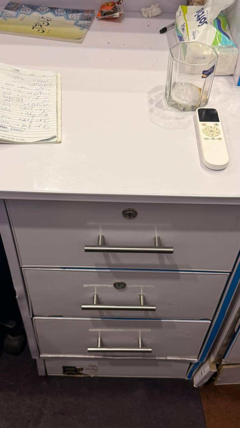 Office Table / Counter 4