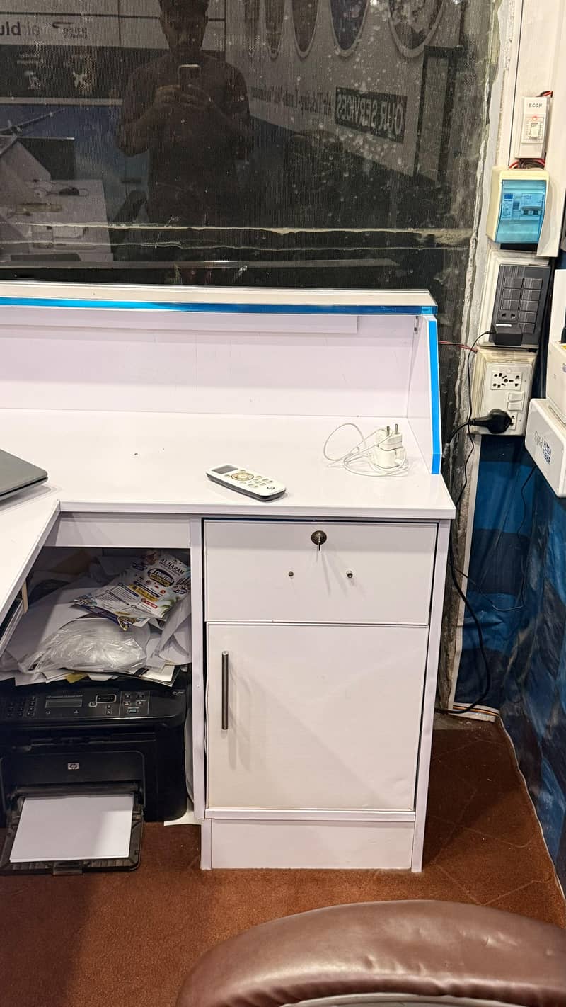 Office Table / Counter 5