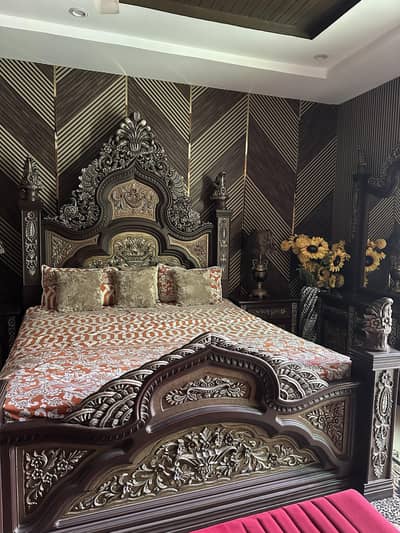 chinoti Bed with dressing table
