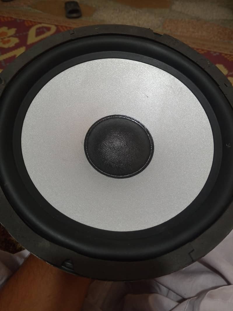 three woofer speaker 0
