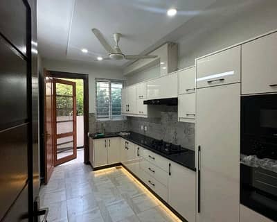 Brand New 10 Marla House Available In G-13/4 For sale