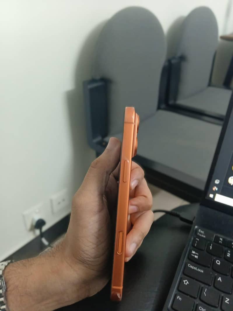 iPhone 17 Pro Max (sim time available) 10