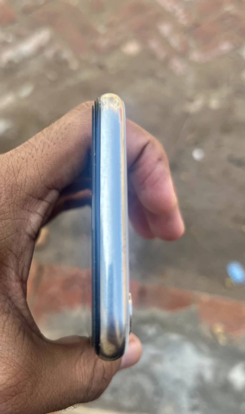 Apple iPhone X 3