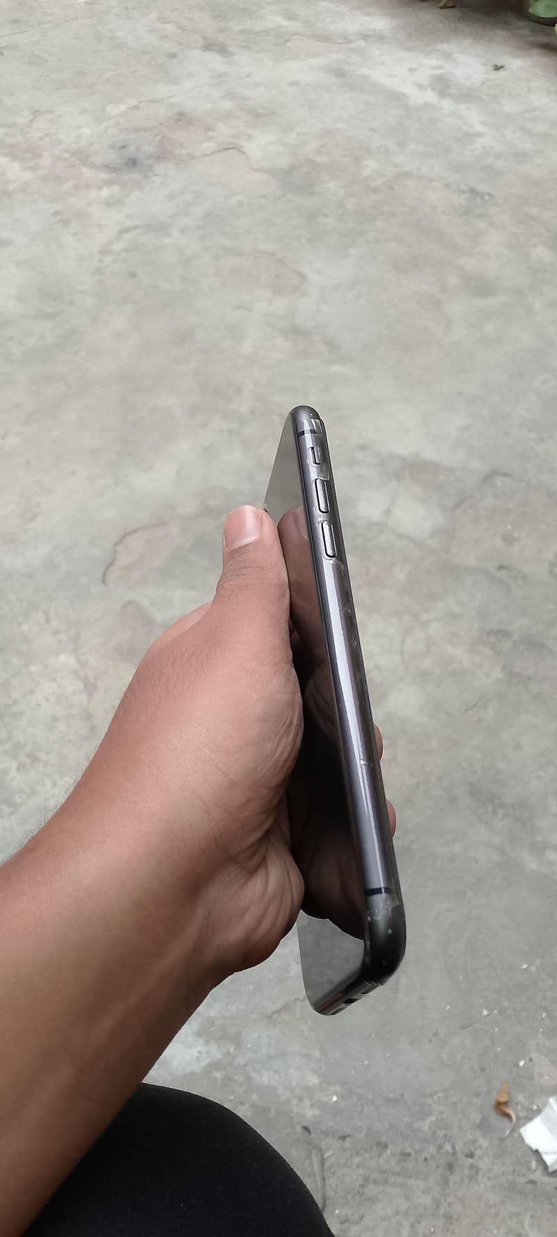 Apple iPhone 11 5