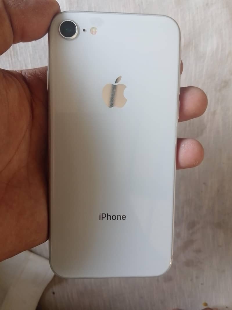 Apple iPhone 8 1