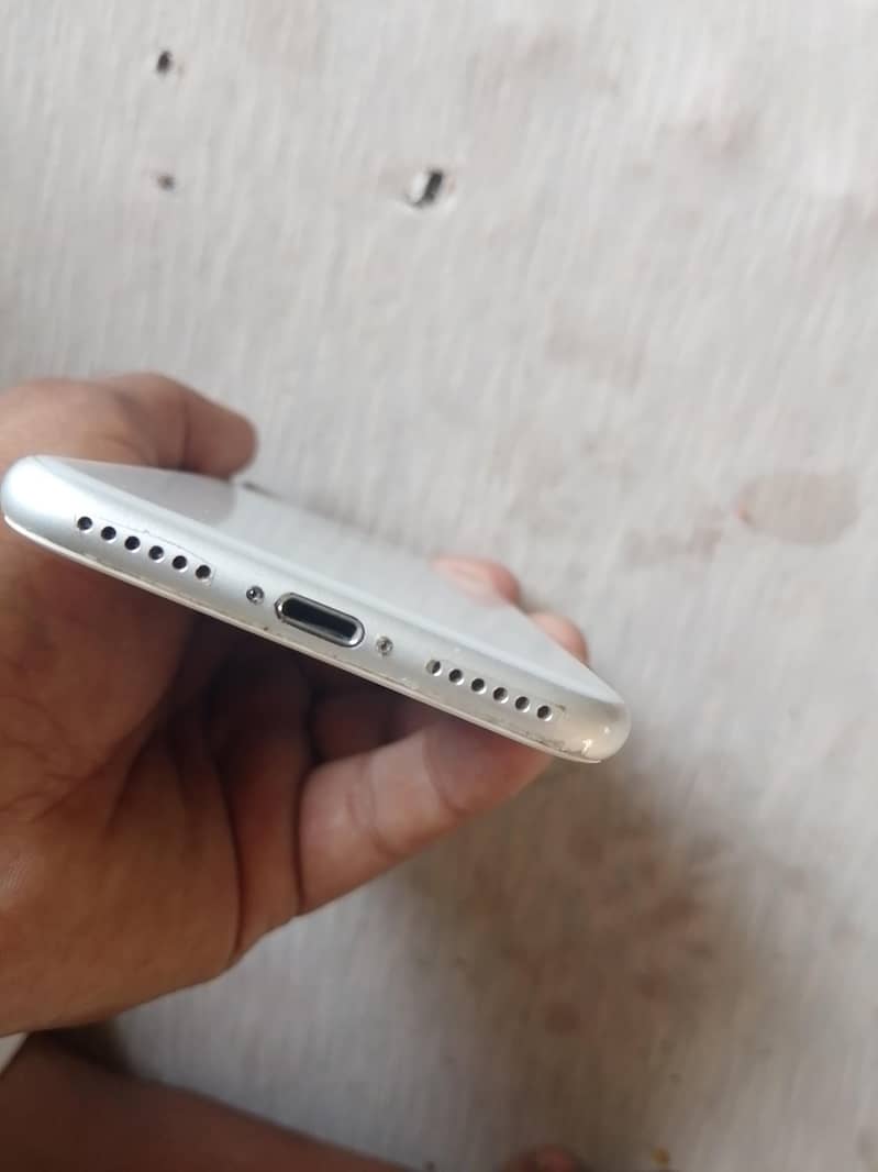 Apple iPhone 8 2