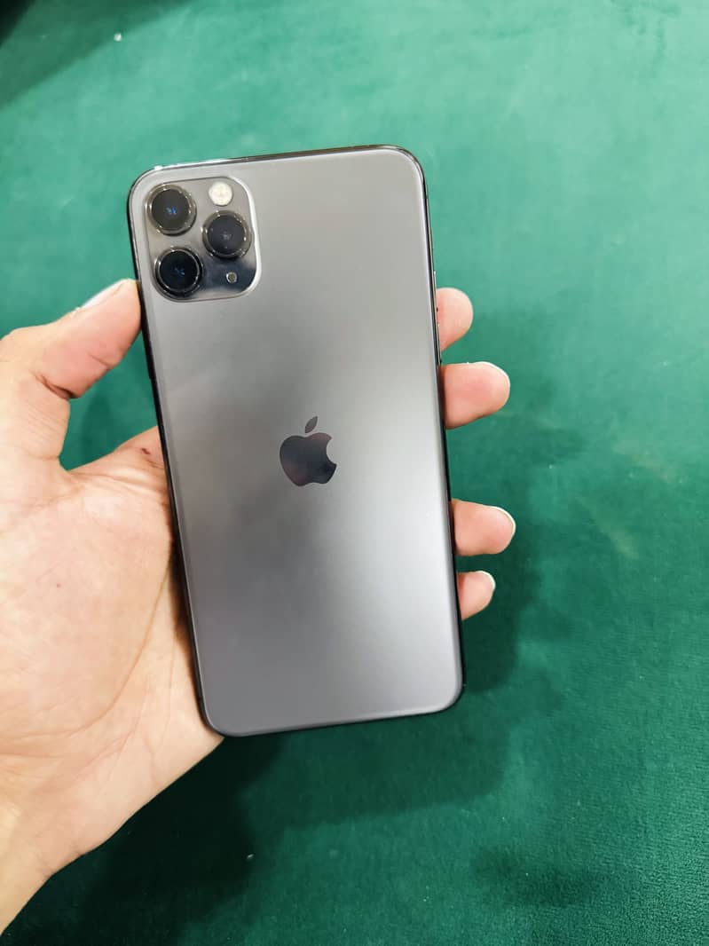 Apple iPhone 11 Pro Max 0
