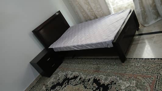 single bed with side table without mayress like new