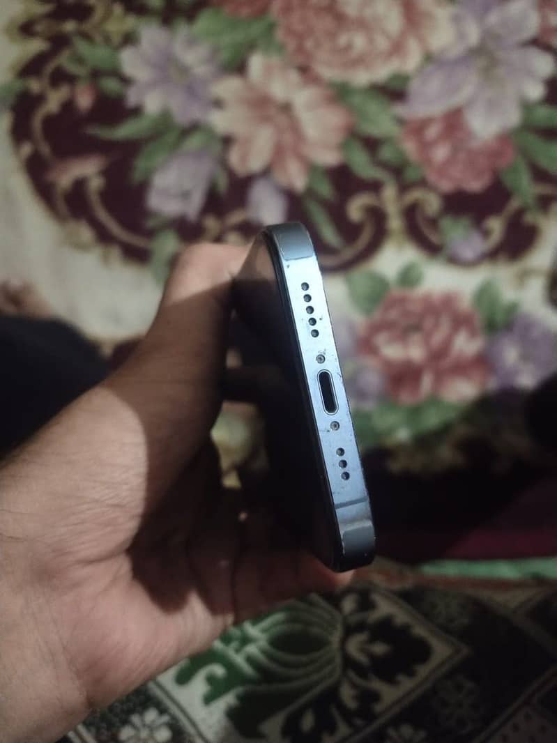 Apple iPhone 13 Pro 2