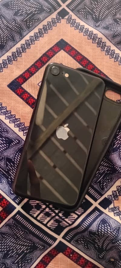 Apple iPhone SE