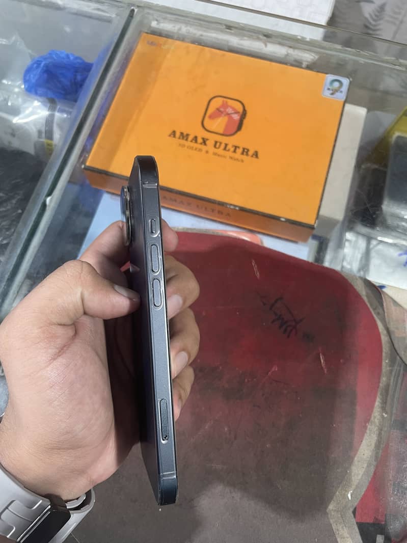 Apple iPhone 13 2