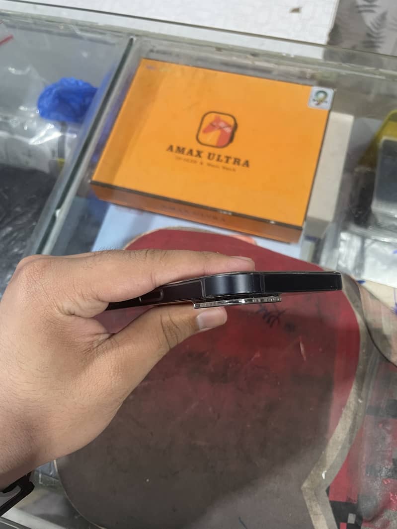 Apple iPhone 13 7