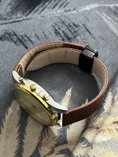 Brown colour leather straps watch for men with quality magnetic lock