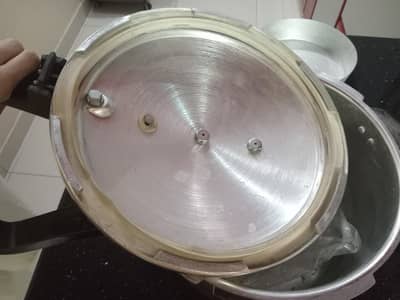 pressure cooker