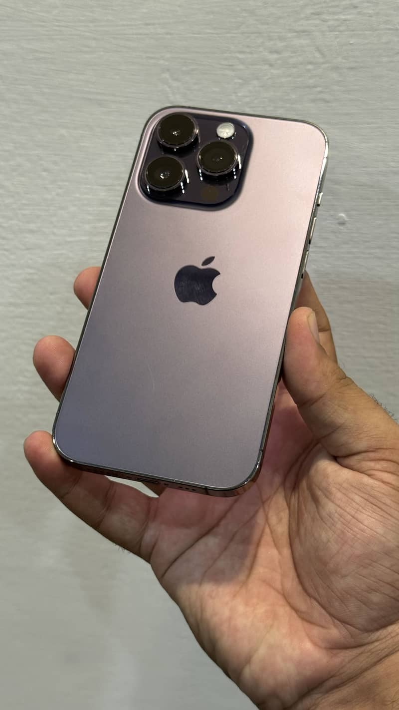 Apple iPhone 14 Pro 1