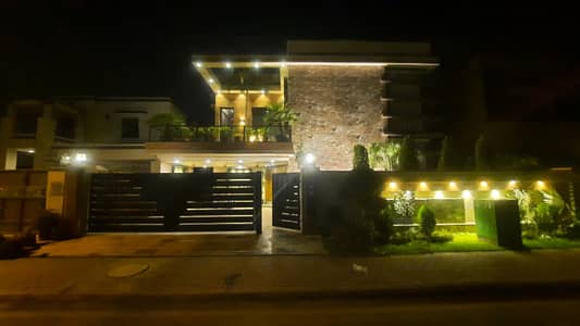 1 Kanal House For Rent In Bahria Town Lahore Hot Location Near To Park School