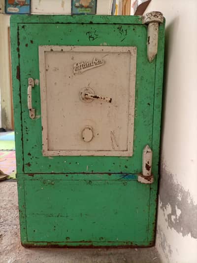 Heavy Duty Safe - with original keys