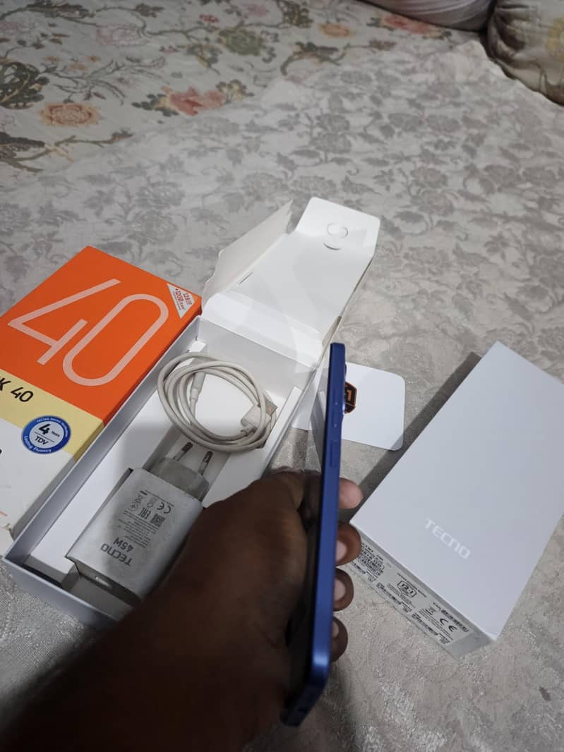 Tecno Spark 40 2