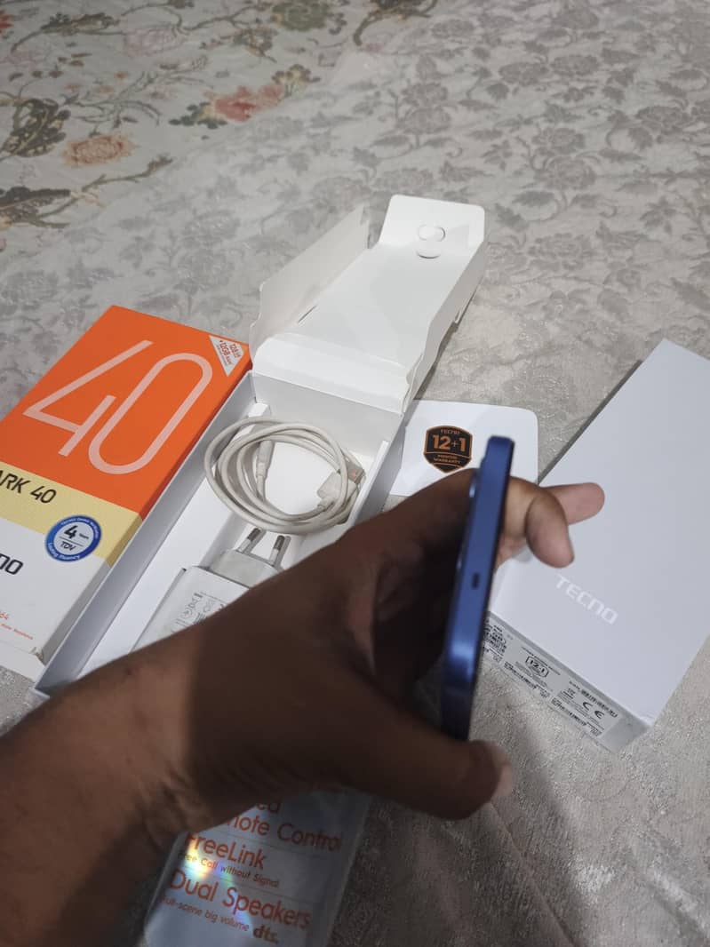 Tecno Spark 40 5