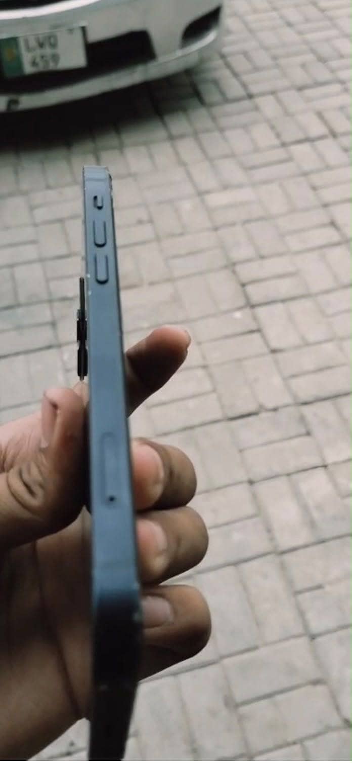 Apple iPhone 12 5