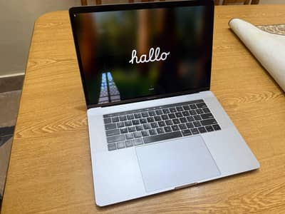 Apple MacBook Pro 2018 15" Core i7 16GB RAM 512GB SSD