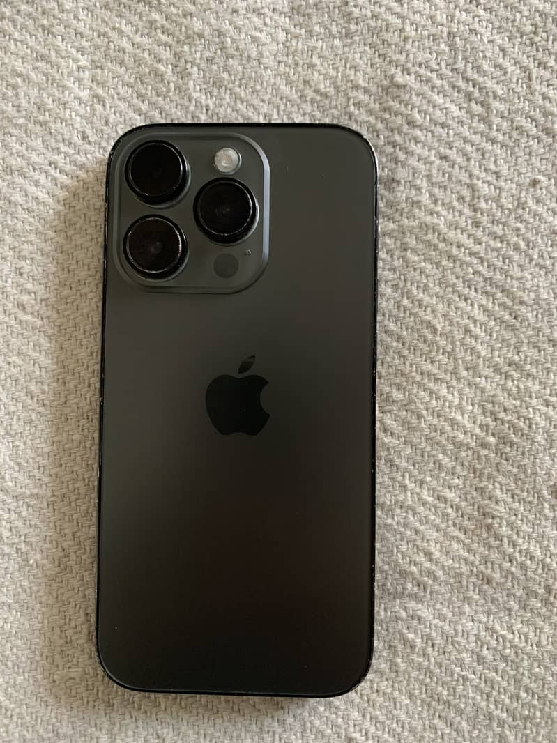 Apple iPhone 14 Pro 1