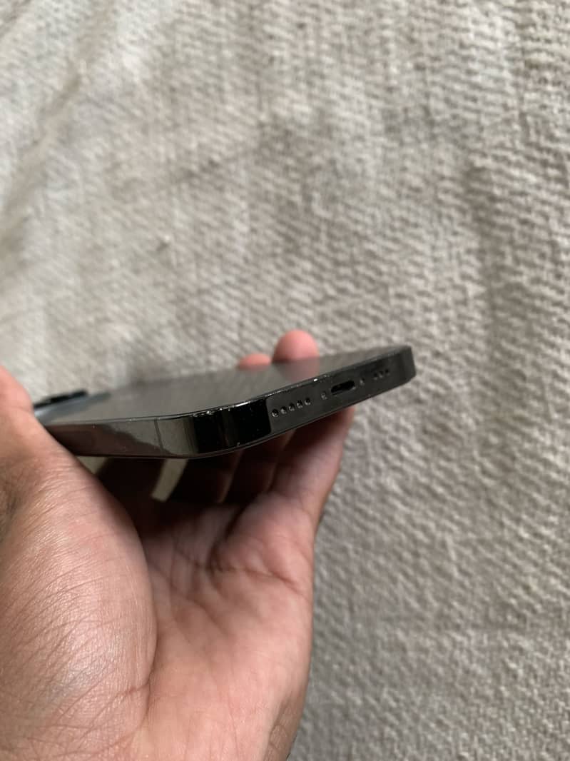Apple iPhone 14 Pro 2