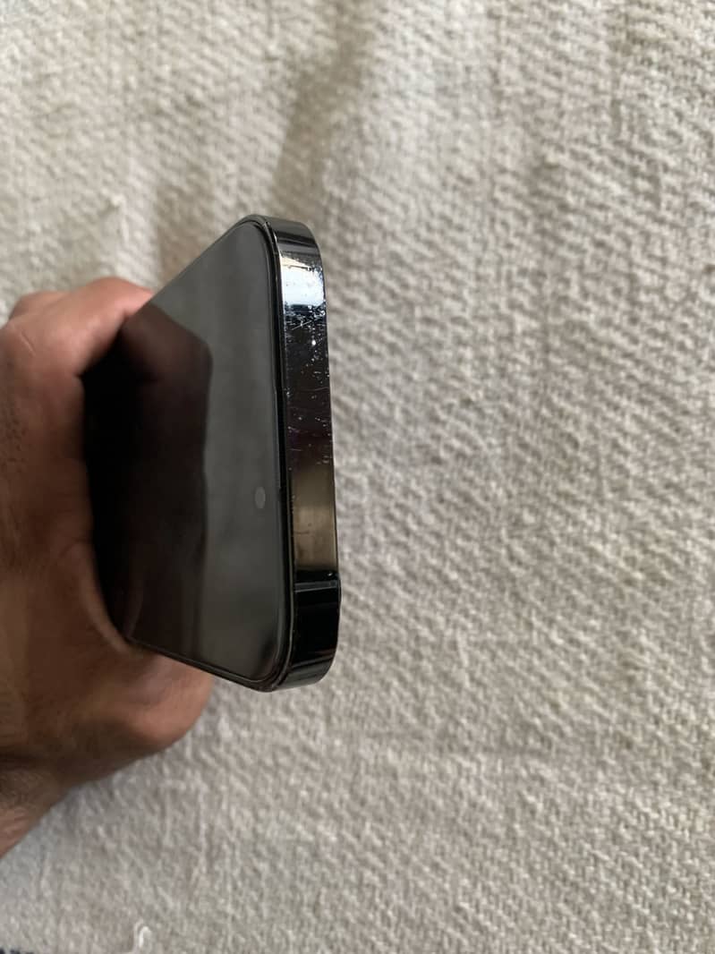 Apple iPhone 14 Pro 4