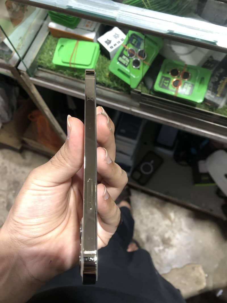 Apple iPhone 12 Pro 1