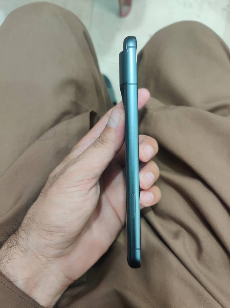 Google Pixel 8 4