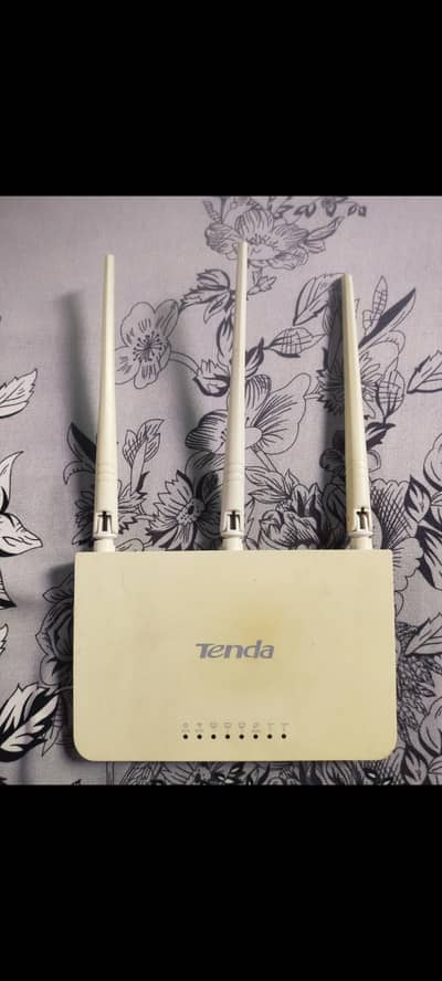 Tenda F3 WiFi Router 300Mbps 3 Antenna - 10/10 Working