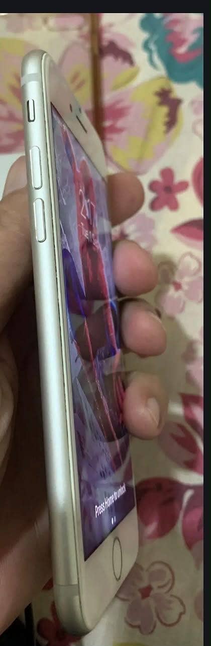 Apple iPhone 7 4