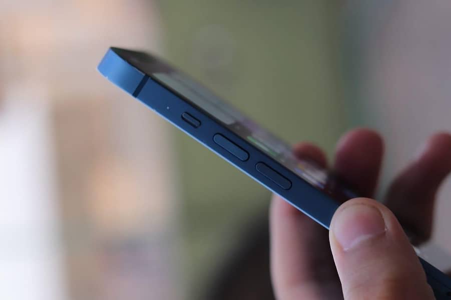 Apple iPhone 13 2