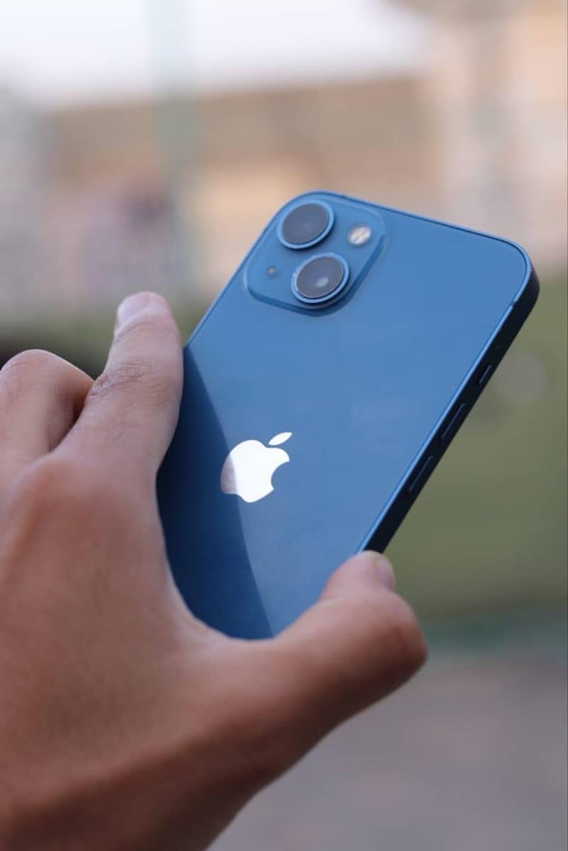Apple iPhone 13 7