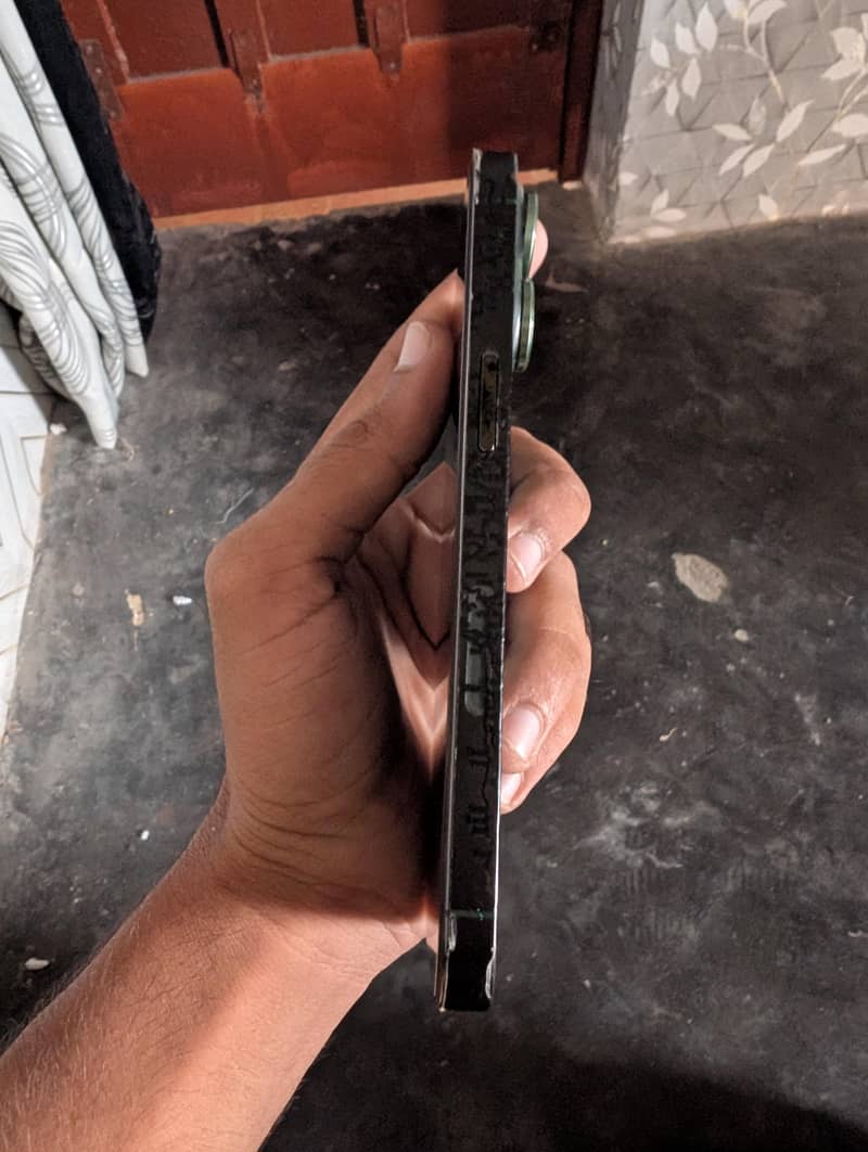 Apple iPhone 13 Pro 1