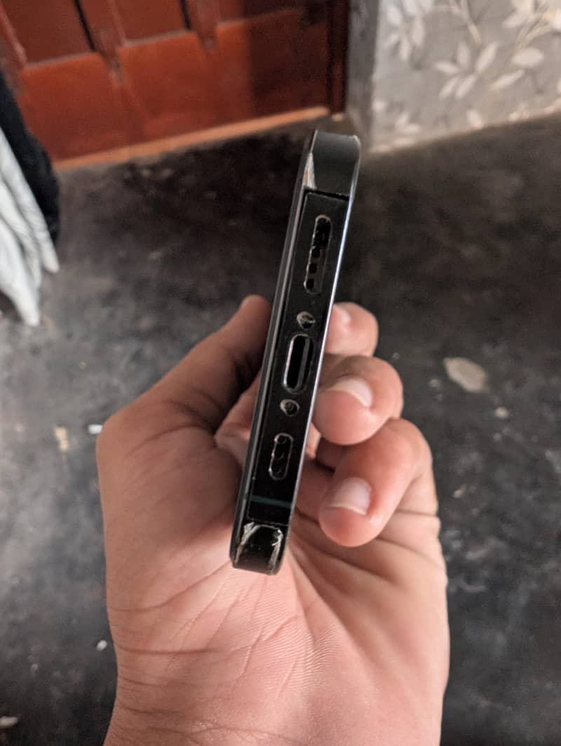Apple iPhone 13 Pro 2