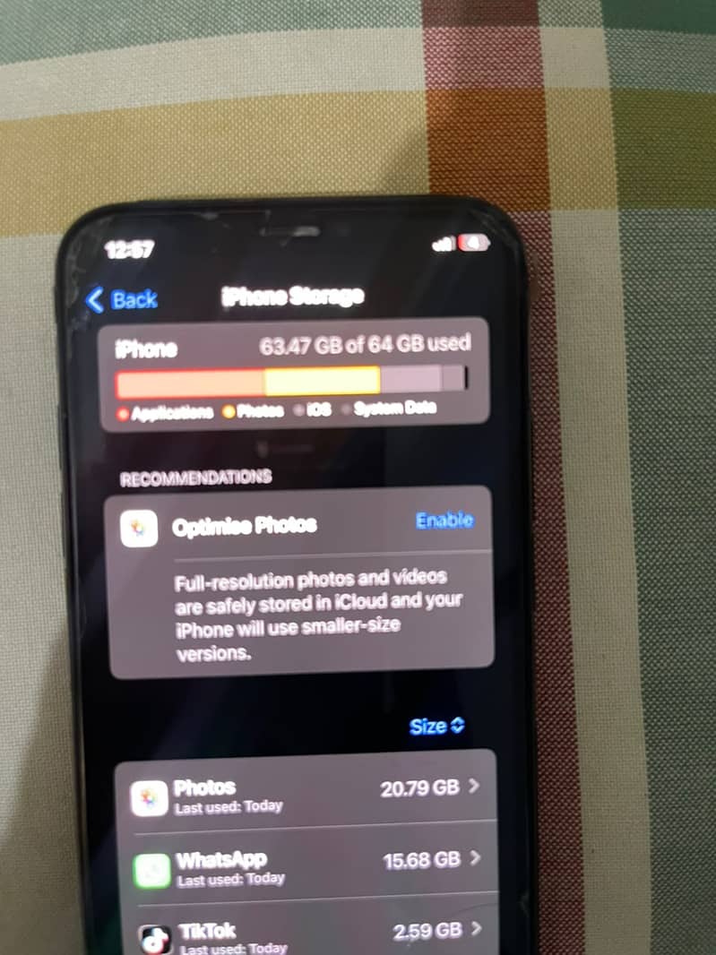 Apple iPhone XS 3