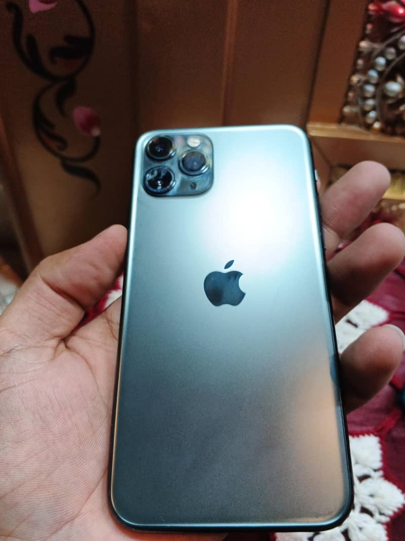 Apple iPhone 11 Pro 4