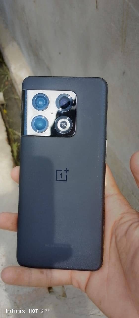 One Plus 10 Pro 1