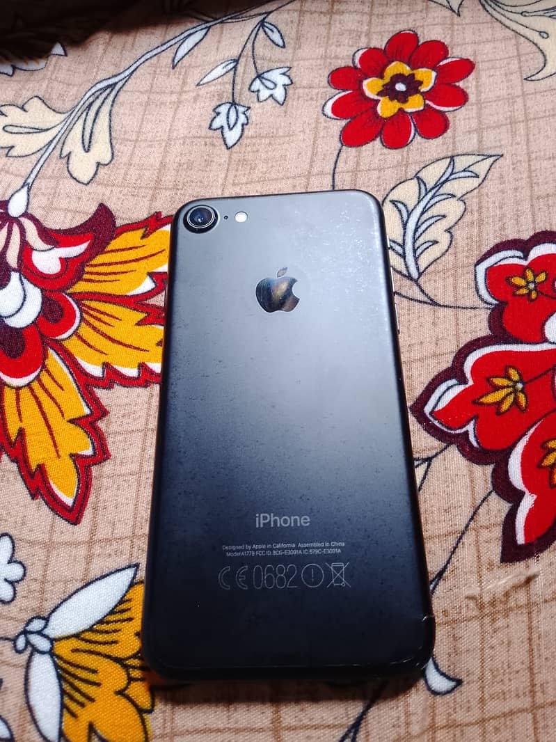 Apple iPhone 7 1