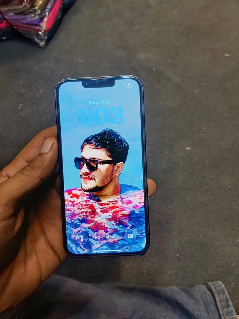 Apple iPhone 13 4