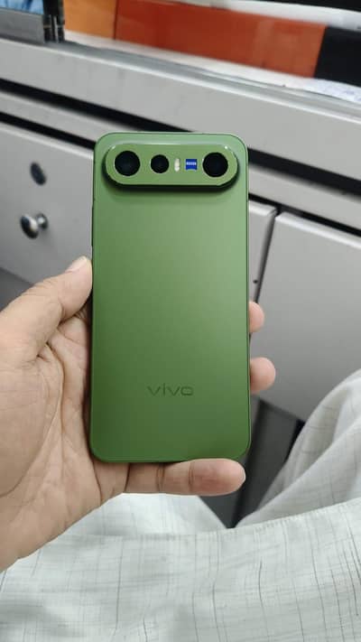 Vivo X300 FE Only 2 week used