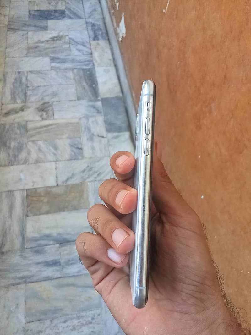 Apple iPhone X 2